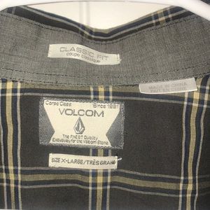 Volcom Shirts - Men’s Volcom Button Down Shirt Volcom Shirts - Men’s Volcom Button Down Shirt